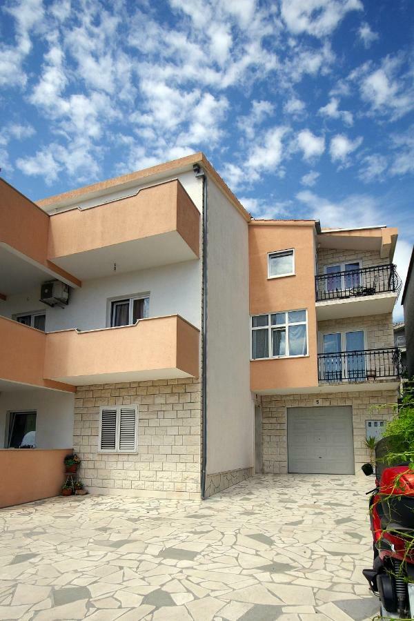Apartment Ivan Kastel Sucurac ภายนอก รูปภาพ